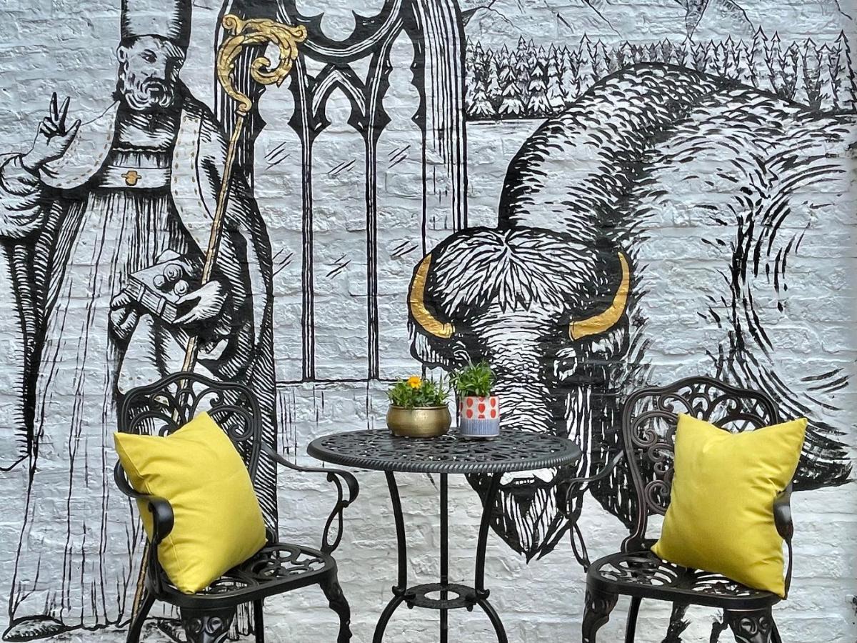 The Bishop And The Bison Acomodação com café da manhã 